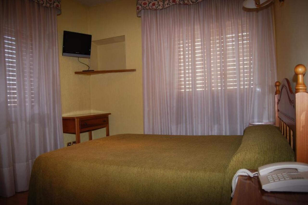 Hotel A Nieu Jaca Exterior photo
