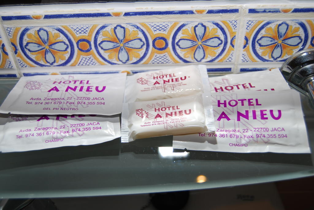 Hotel A Nieu Jaca Room photo