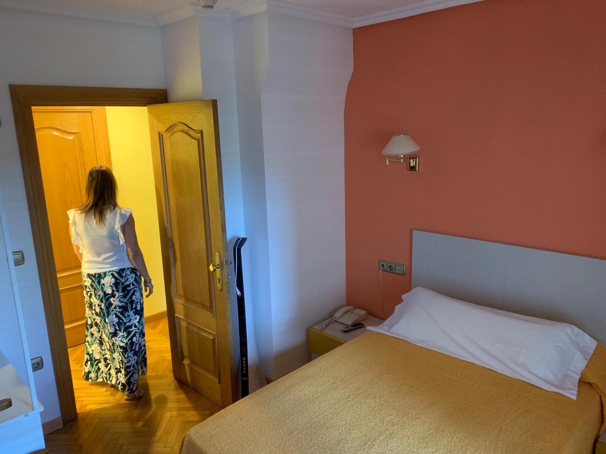 Hotel A Nieu Jaca Exterior photo