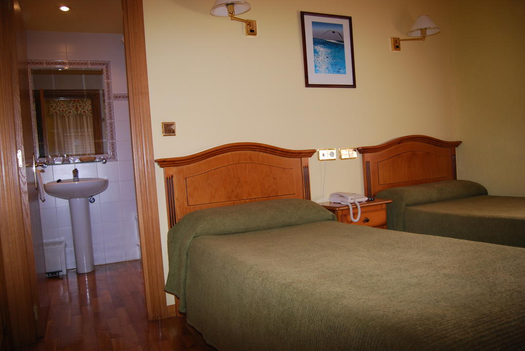 Hotel A Nieu Jaca Exterior photo