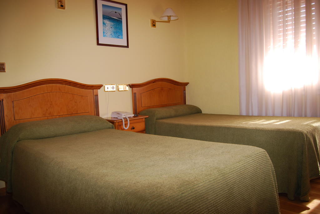 Hotel A Nieu Jaca Exterior photo