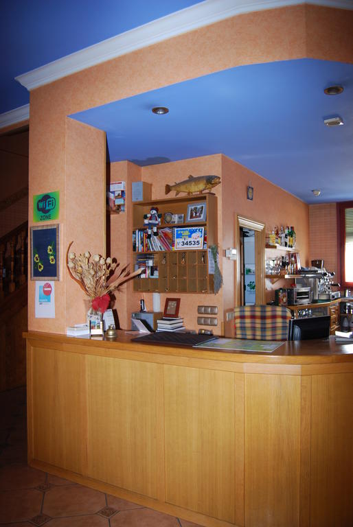 Hotel A Nieu Jaca Exterior photo