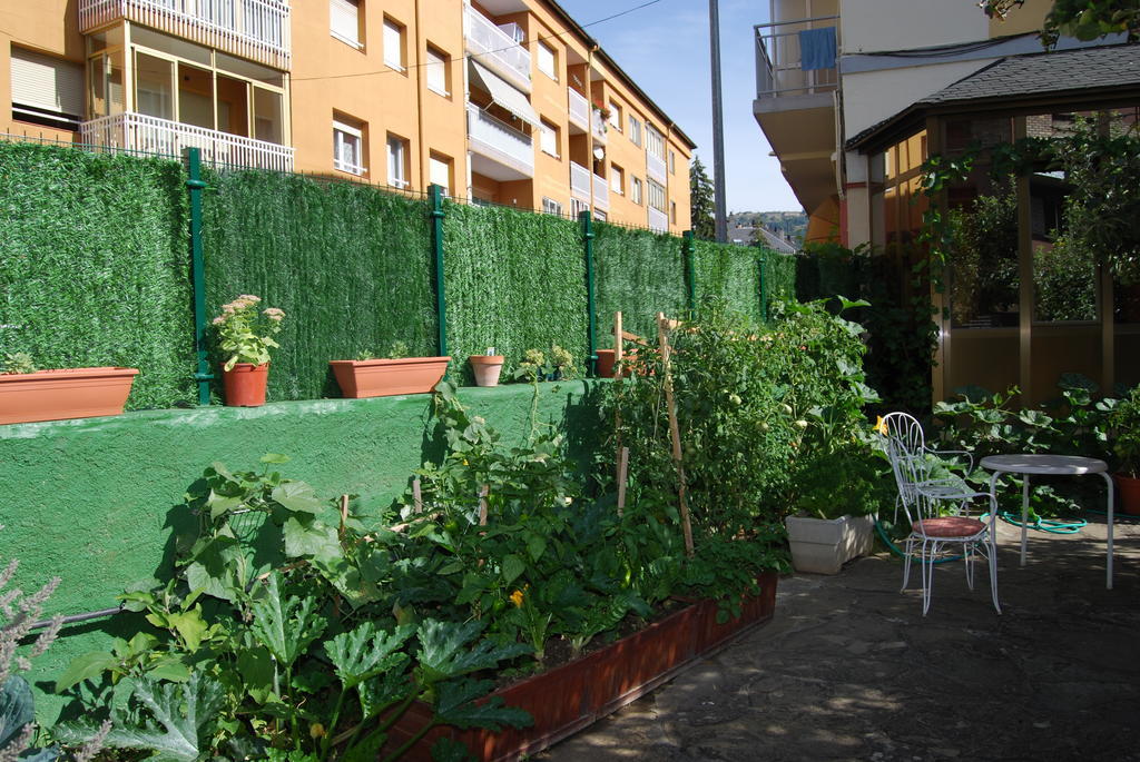 Hotel A Nieu Jaca Exterior photo