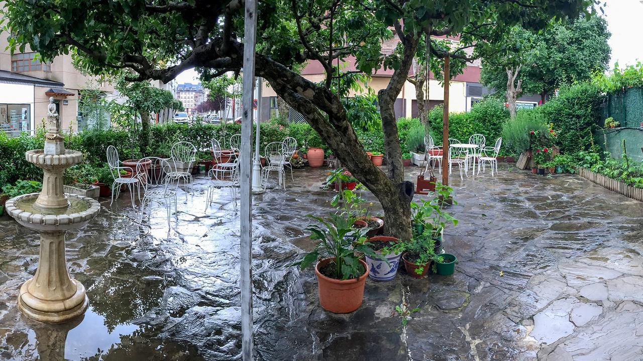 Hotel A Nieu Jaca Exterior photo